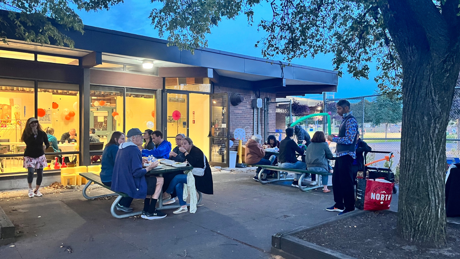 On September 27, Cedarvale House (located at 540 Cedarvale Ave.), in collaboration with WoodGreen’s Access and Inclusion Advisory Committee (AIAC), hosted a community BBQ at Stan Wadlow Clubhouse.